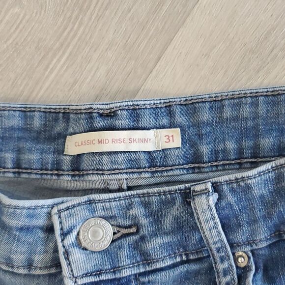 Levis Classic Mid Rise Skinny Womans Jeans, Size 31 - Picture 3 of 8